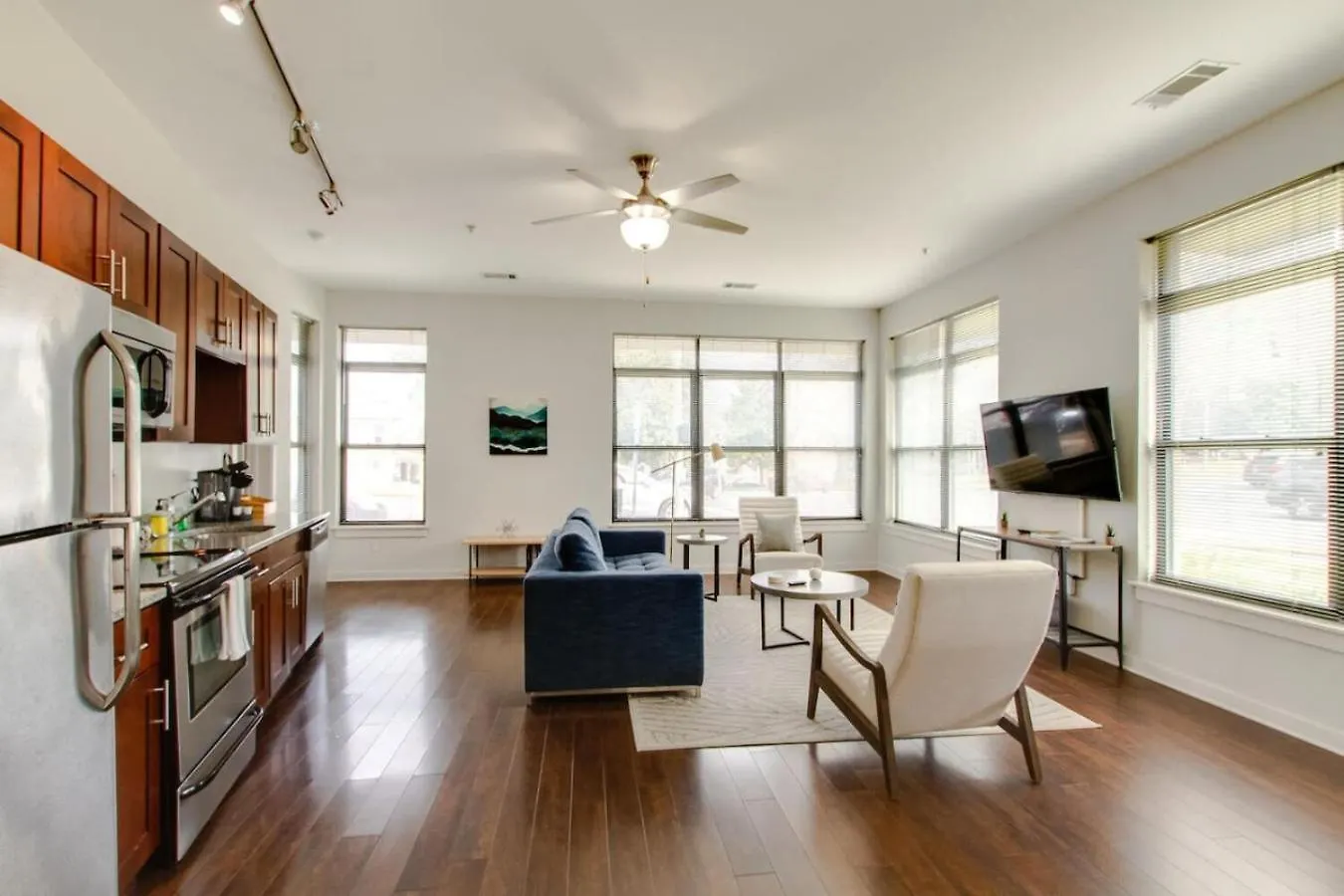 Apartment Contemporary Home Music Row Belmont Area Nashville