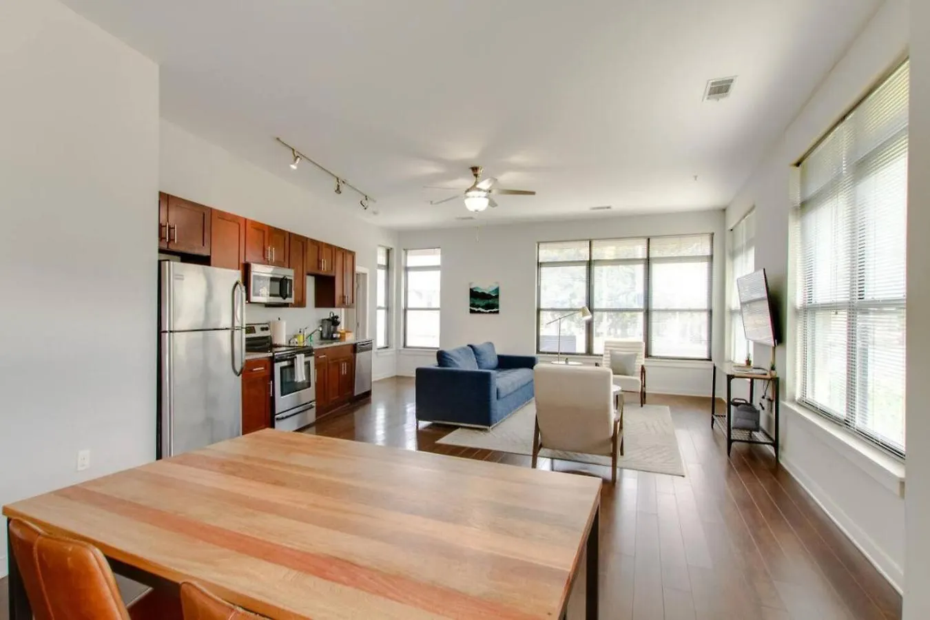 Apartment Contemporary Home Music Row Belmont Area Nashville